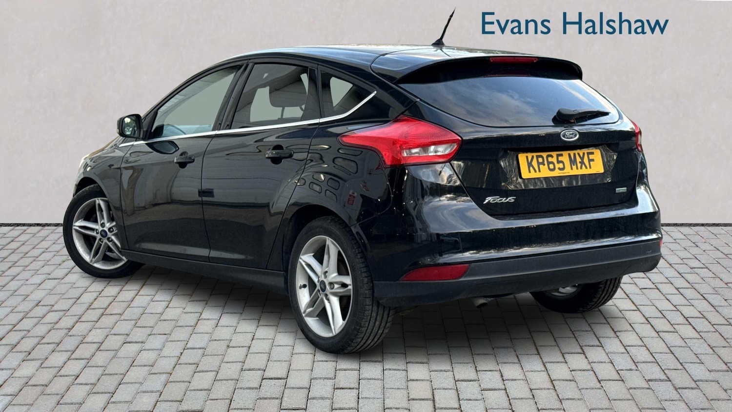 Used Ford Focus 2015 for sale - 76401446: Photo 2