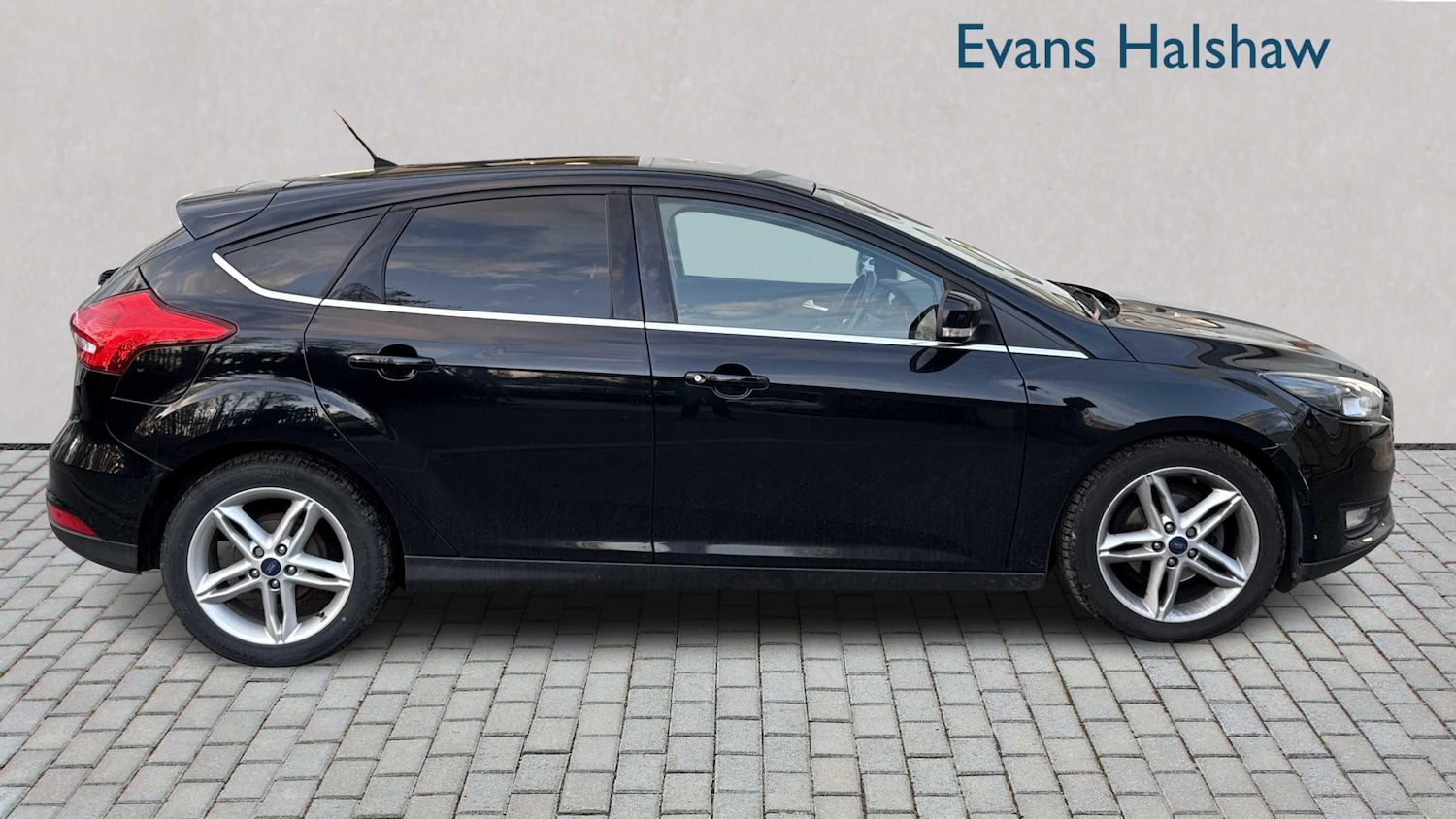 Used Ford Focus 2015 for sale - 76401446: Photo 3