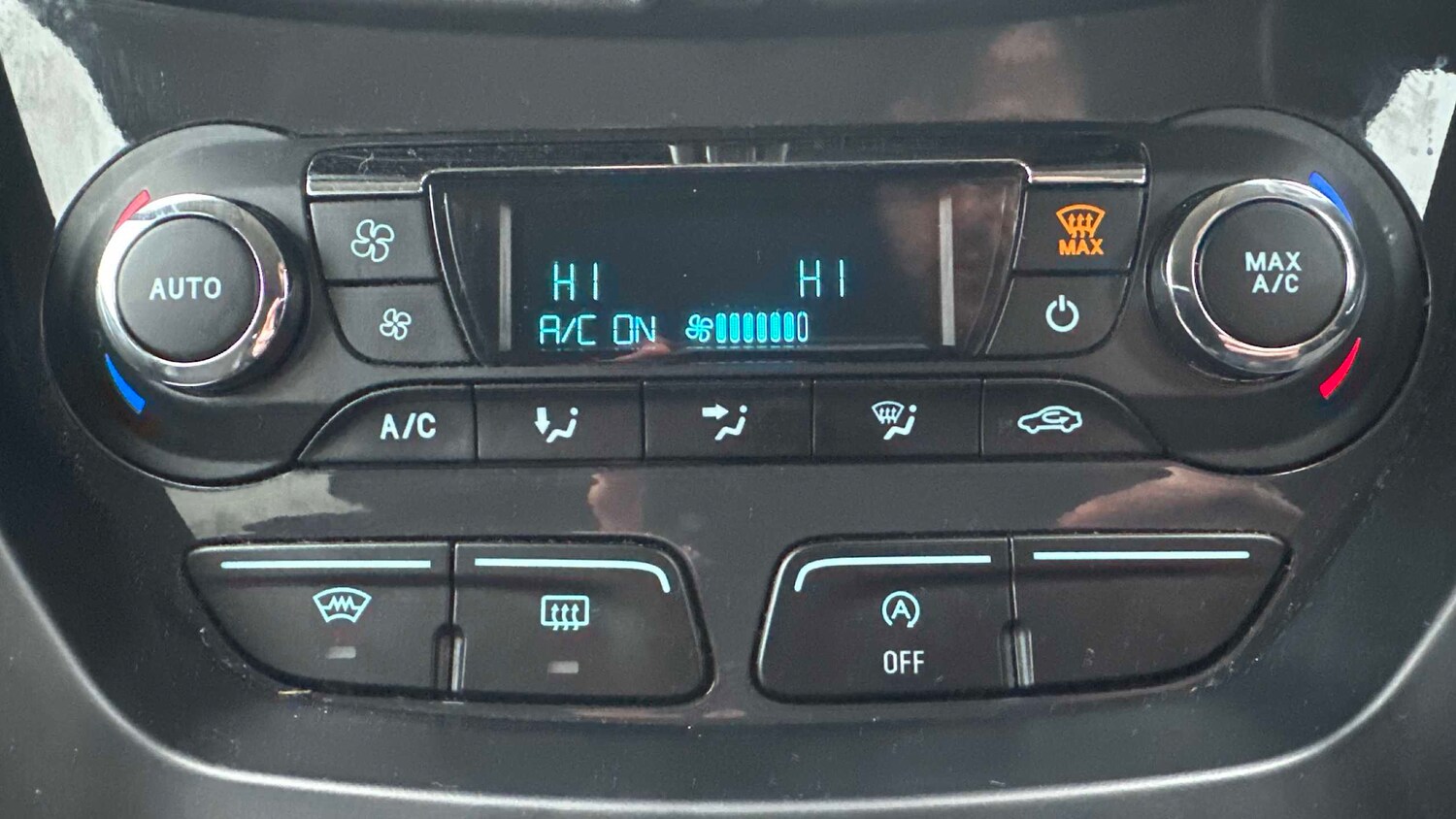 Used Ford Kuga 2015 for sale - 77635063: Photo 15