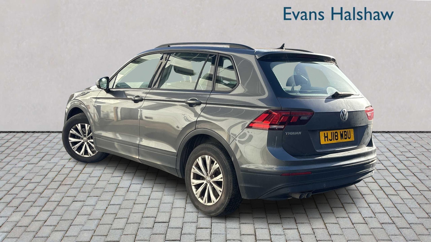 Used Volkswagen Tiguan 2018 for sale - 76610655: Photo 2