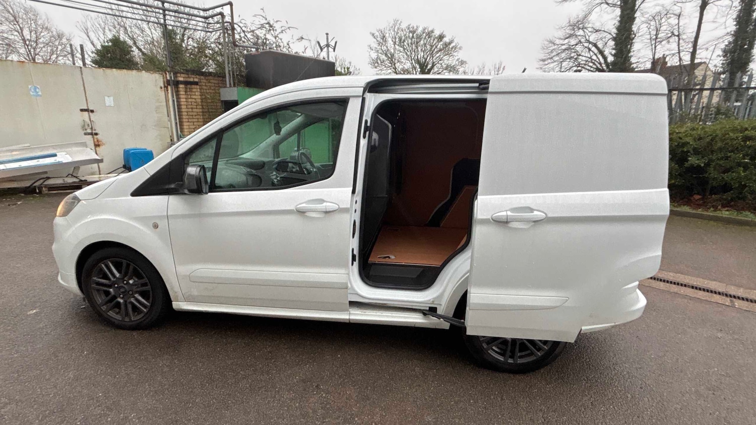 Used Ford Transit Courier 2019 for sale - 77000171: Photo 11