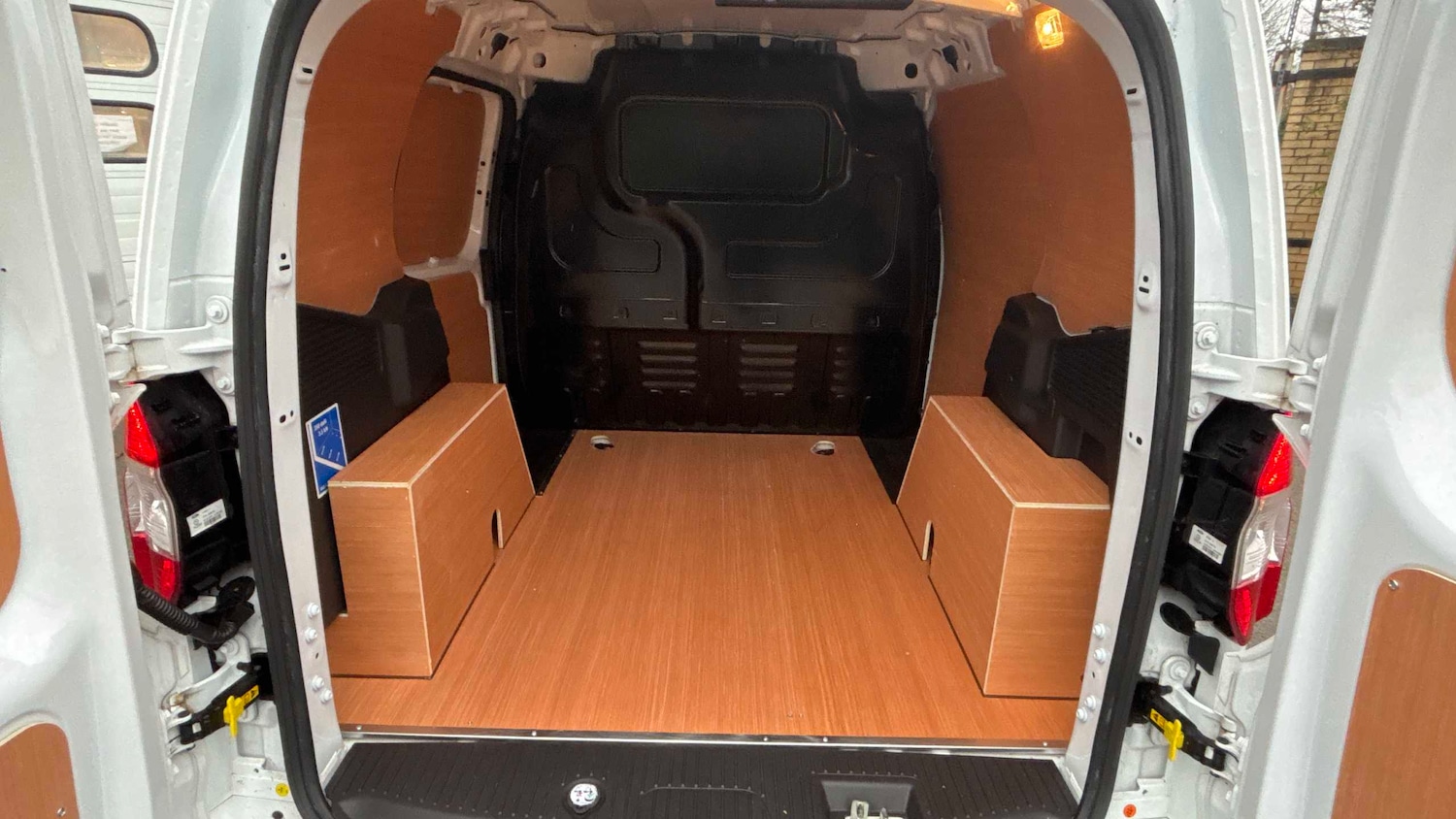 Used Ford Transit Courier 2019 for sale - 77000171: Photo 8