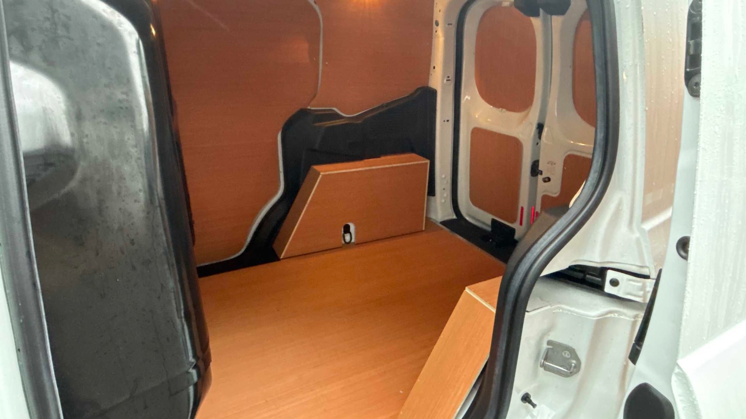 Used Ford Transit Courier 2019 for sale - 77000171: Photo 9