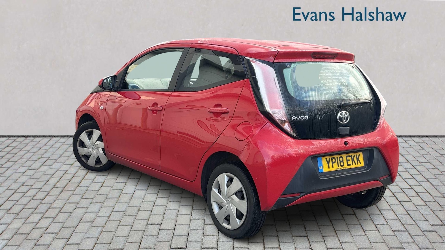 Used Toyota AYGO 2018 for sale - 76648955: Photo 2