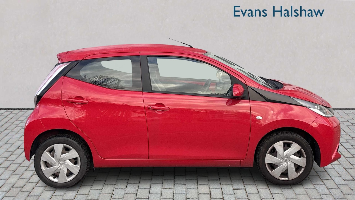 Used Toyota AYGO 2018 for sale - 76648955: Photo 3