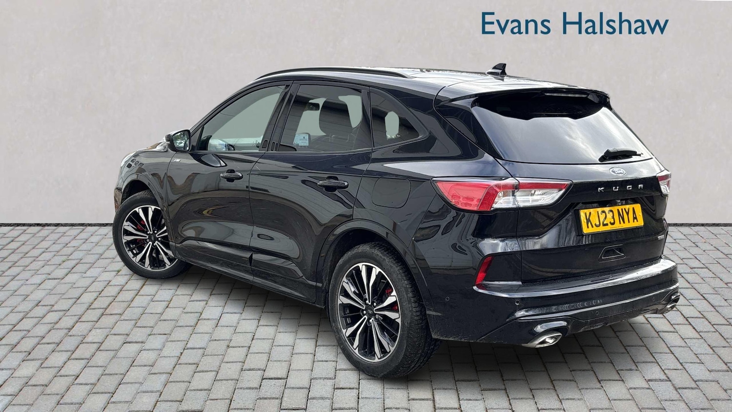 Used Ford Kuga 2023 for sale - 76636805: Photo 2