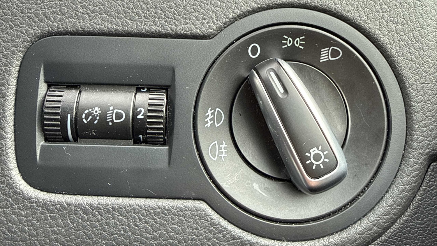 Used Volkswagen Polo 2013 for sale - 76362672: Photo 22