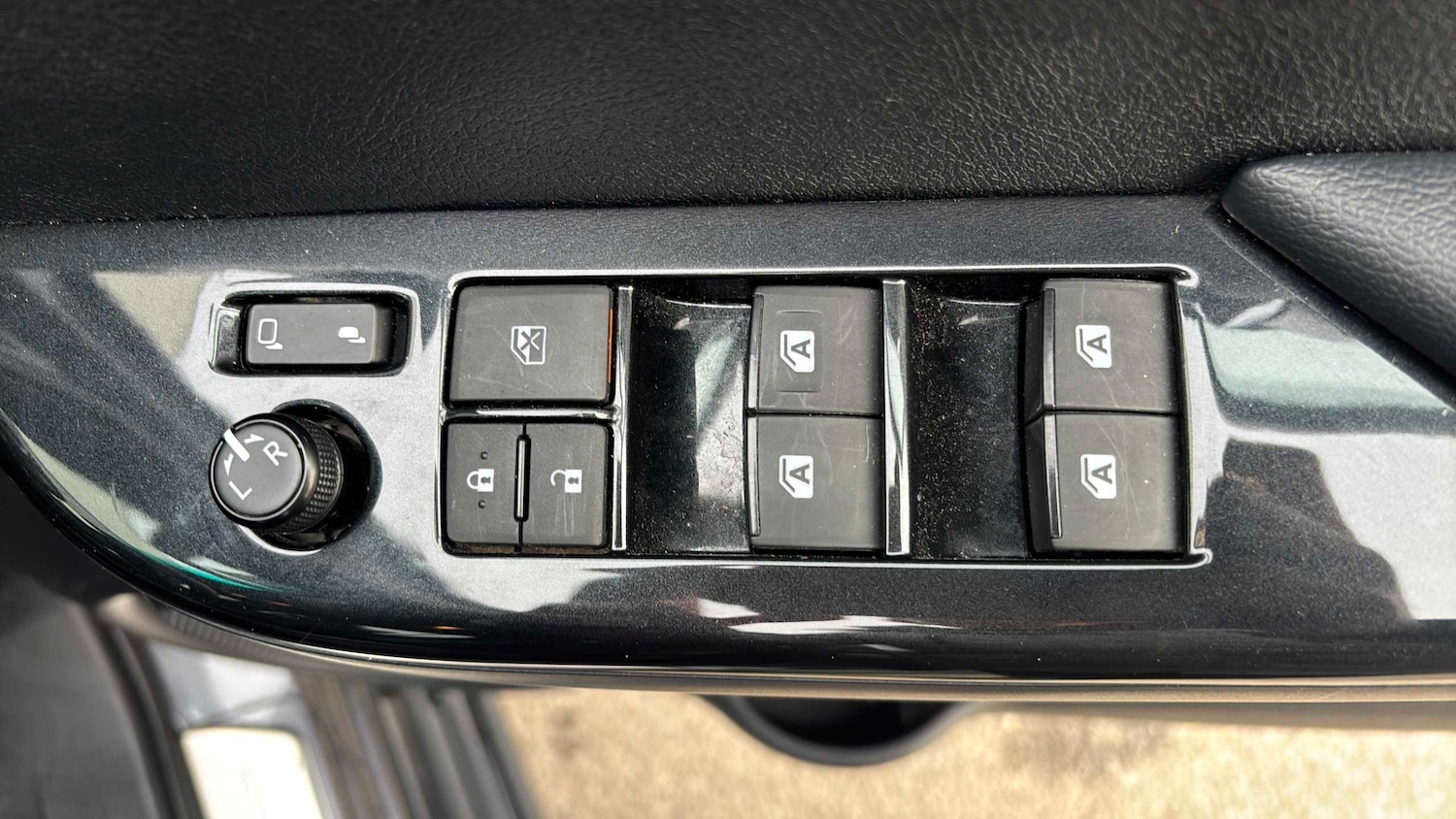 Used Toyota Hilux 2022 for sale - 77628177: Photo 10