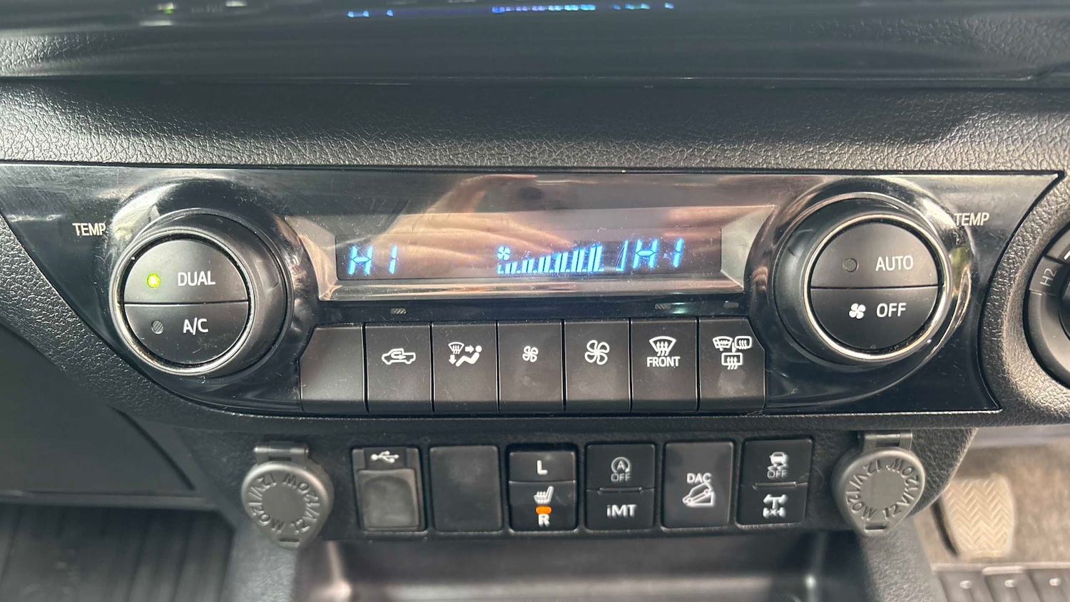 Used Toyota Hilux 2022 for sale - 77628177: Photo 20