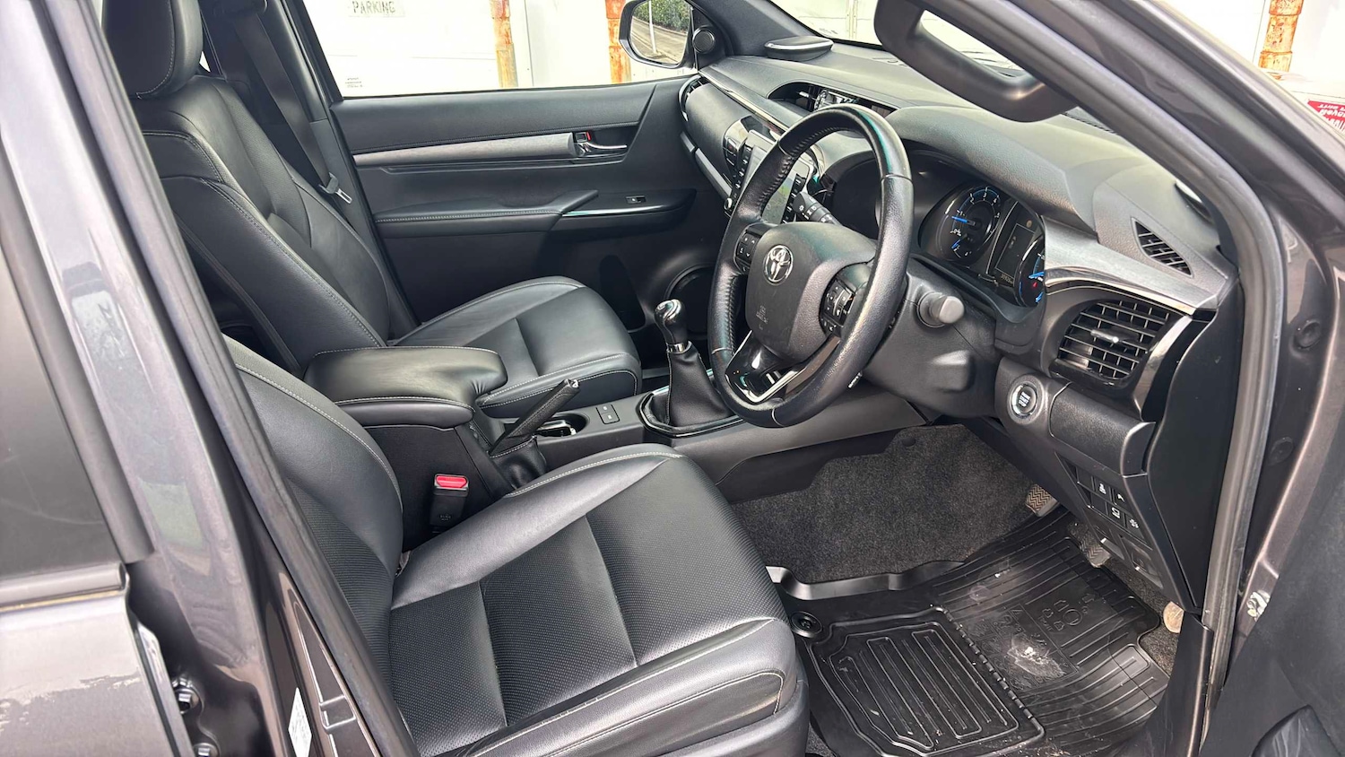 Used Toyota Hilux 2022 for sale - 77628177: Photo 9