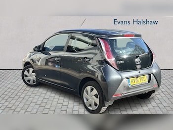 Used Toyota AYGO 2018 for sale - 76191876: Photo 2