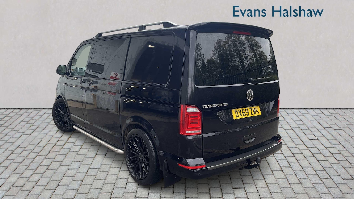 Used Volkswagen Transporter 2019 for sale - 76610687: Photo 2