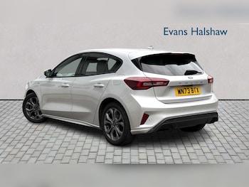 Used Ford Focus 2023 for sale - 76316160: Photo 2