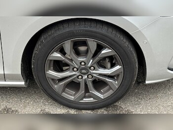 Used Ford Focus 2023 for sale - 76316160: Photo 4