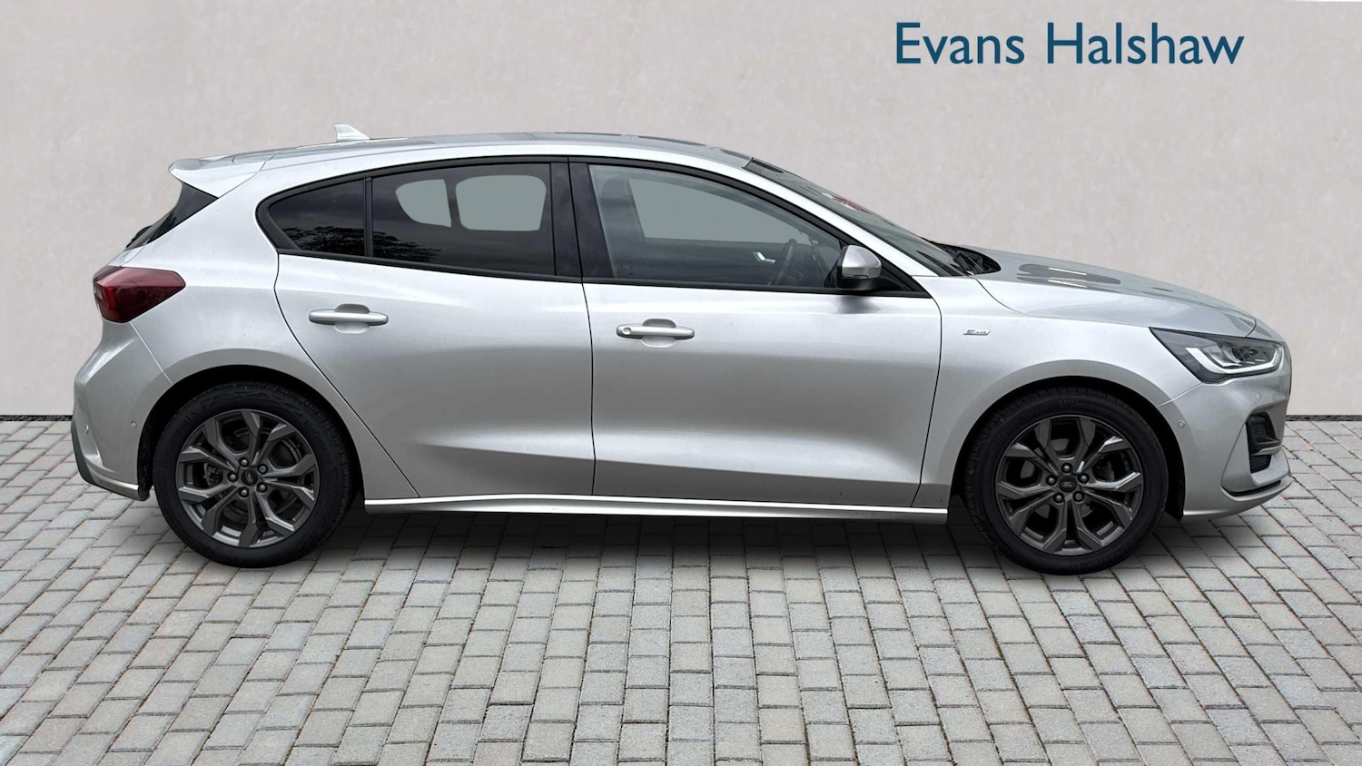 Used Ford Focus 2023 for sale - 76316160: Photo 5