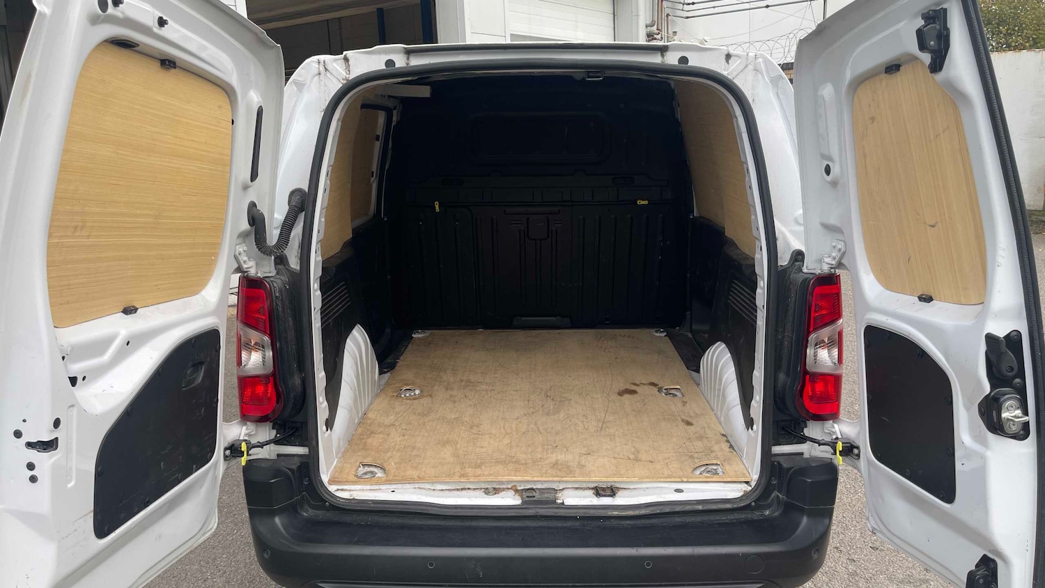 Used Citroen Berlingo 2023 for sale - 76339646: Photo 8