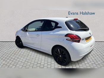Used Peugeot 208 2018 for sale - 79109596: Photo