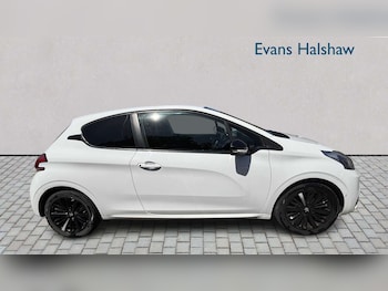 Used Peugeot 208 2018 for sale - 79109596: Photo