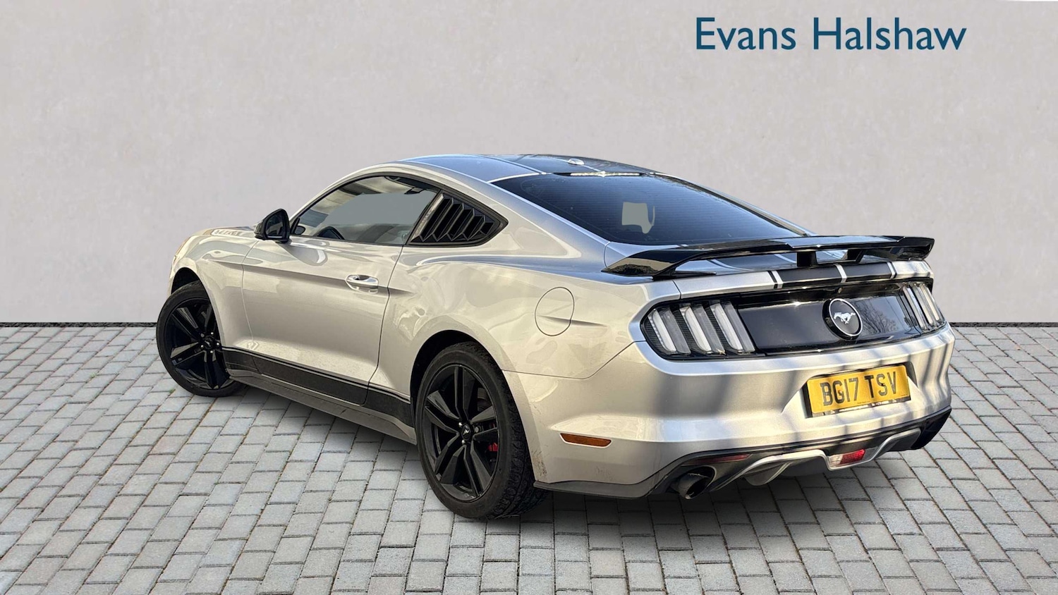 Used Ford Mustang 2017 for sale - 76624712: Photo 2