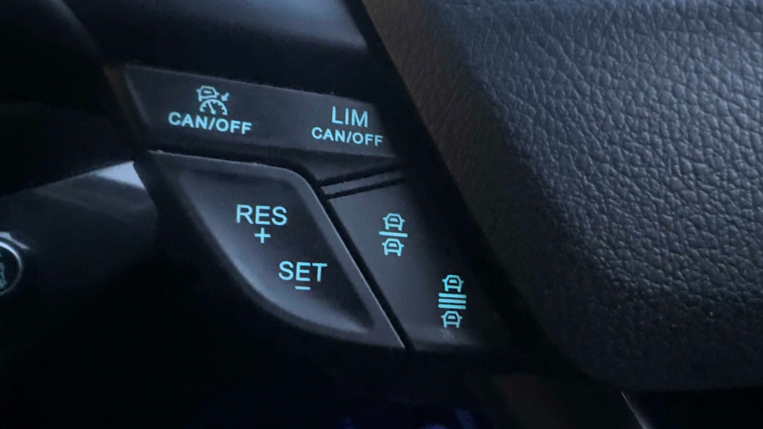 Used Ford Kuga 2018 for sale - 76875739: Photo 17