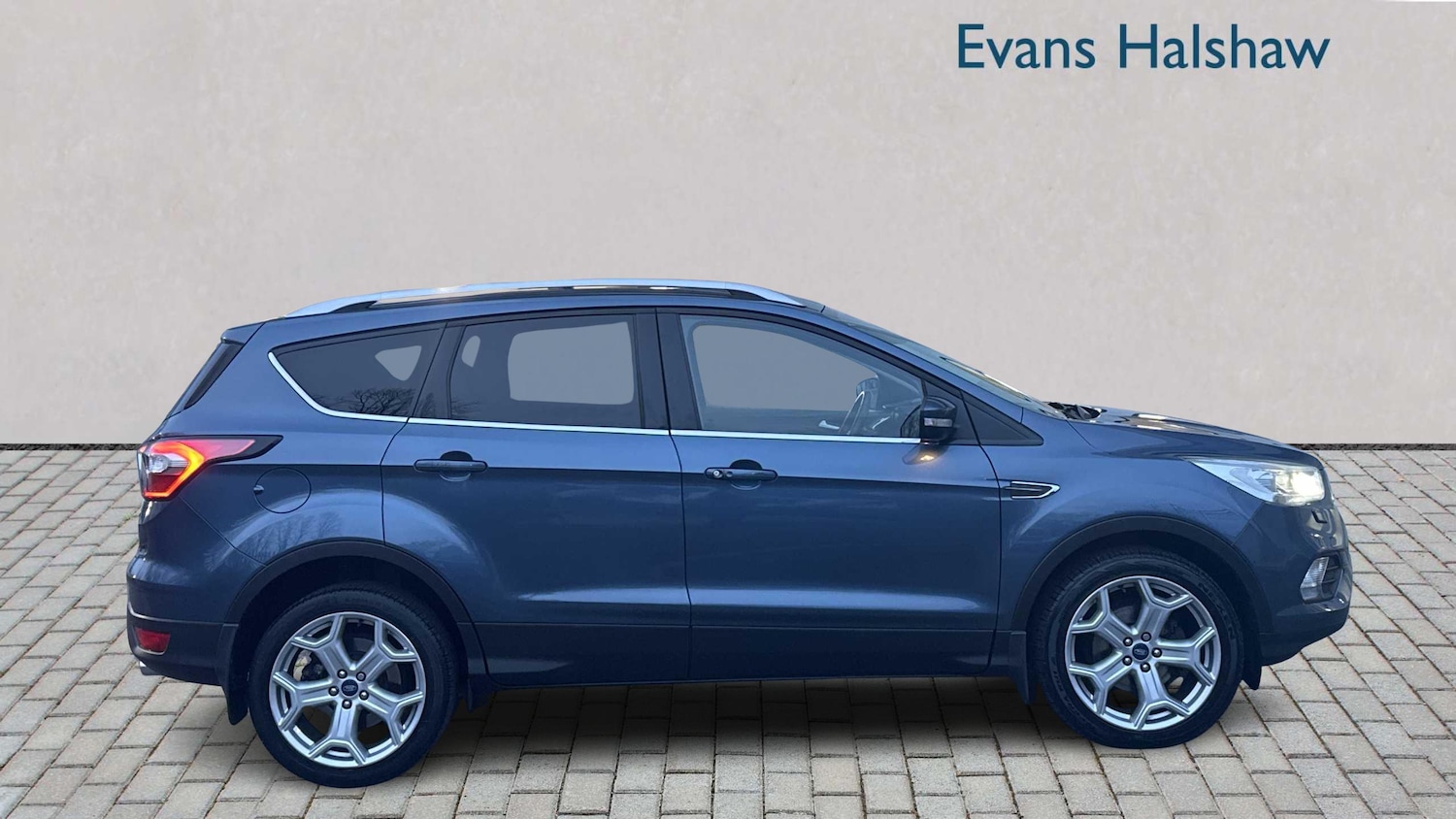 Used Ford Kuga 2018 for sale - 76875739: Photo 2