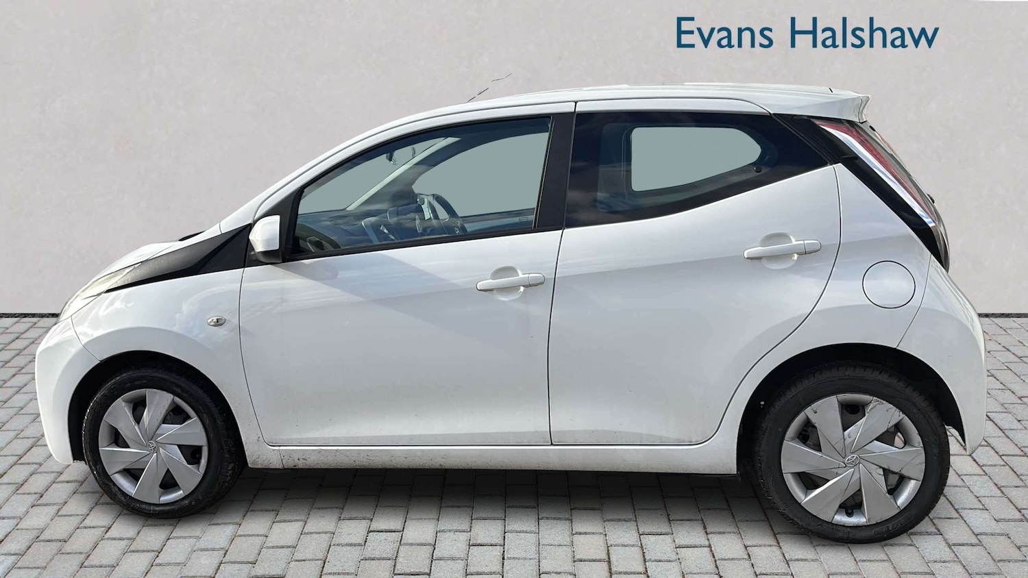 Used Toyota AYGO 2015 for sale - 77842255: Photo 3