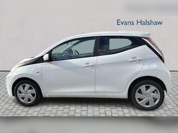 Used Toyota AYGO 2015 for sale - 77842255: Photo