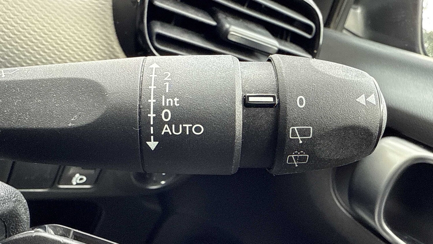 Used Citroen C4 Cactus 2019 for sale - 75452866: Photo 25