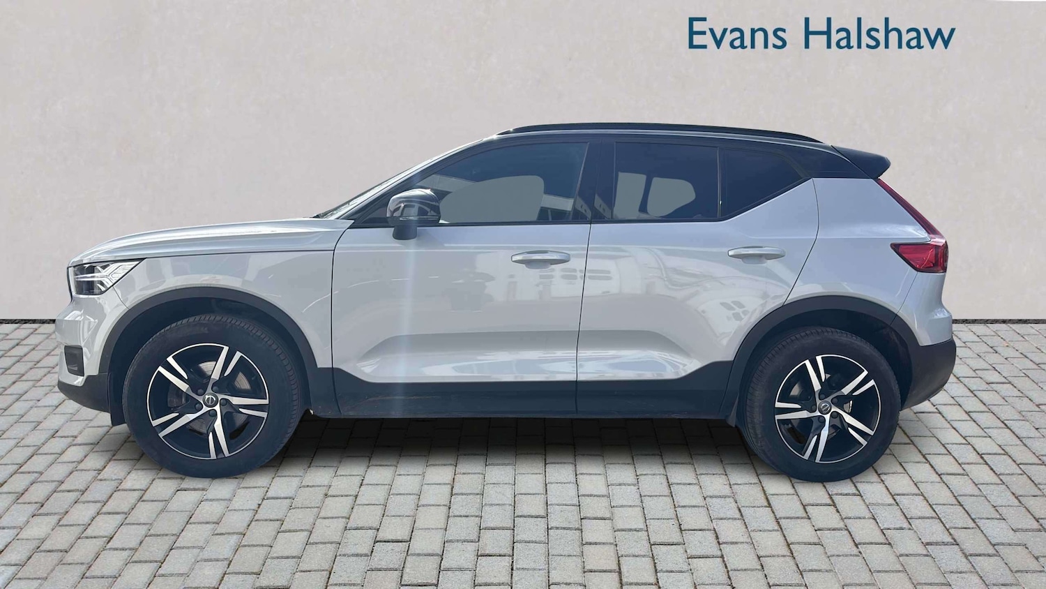 Used Volvo XC40 2020 for sale - 77928656: Photo 3