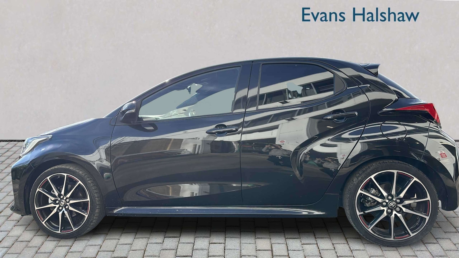 Used Toyota Yaris for sale - 77661335: Photo 3