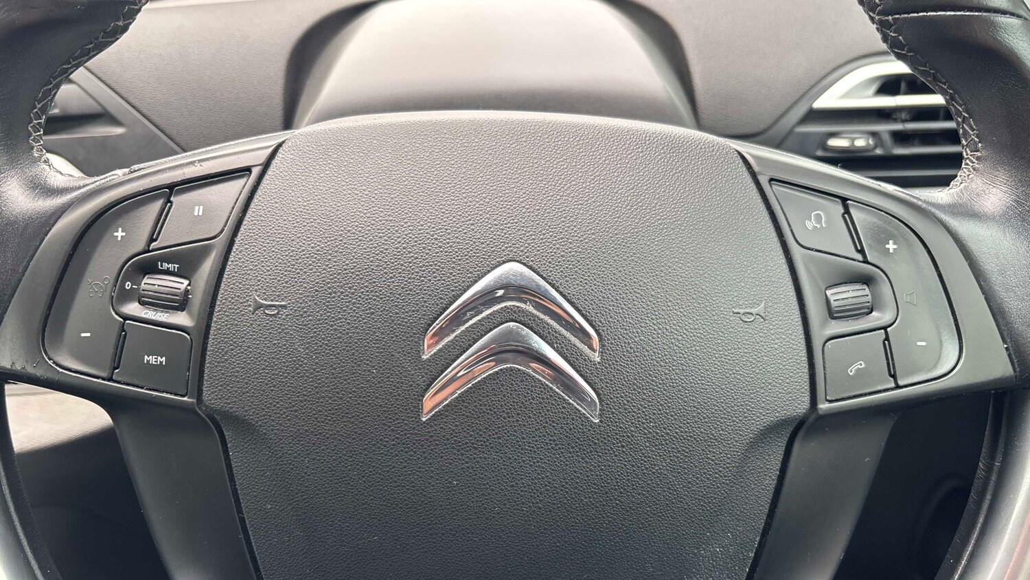 Used Citroen C4 2018 for sale - 76624717: Photo 16