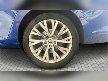 Used Skoda Superb 2023 for sale - 77239927: Photo