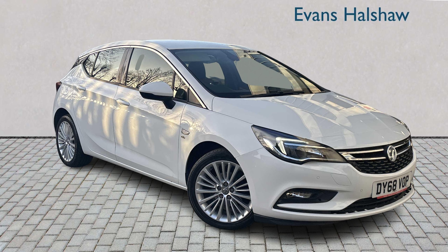 Used Vauxhall Astra 2019 for sale - 76902335: Photo 1