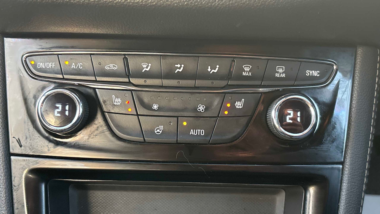 Used Vauxhall Astra 2019 for sale - 76902335: Photo 16