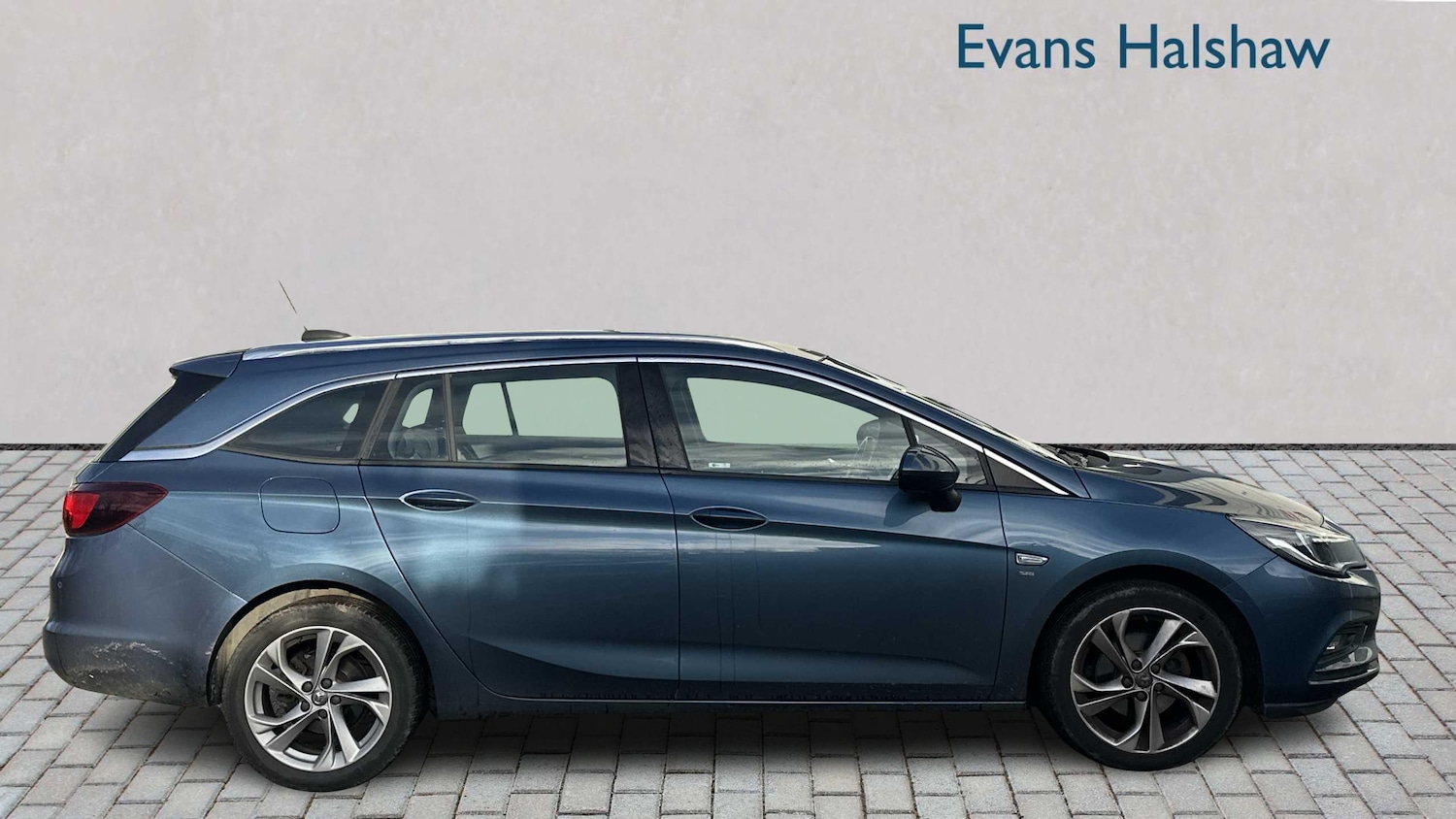 Used Vauxhall Astra 2017 for sale - 77076536: Photo 2