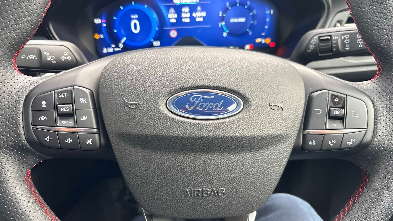 Used Ford Focus 2023 for sale - 76575936: Photo 17