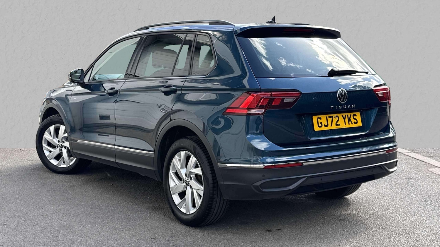 Used Volkswagen Tiguan 2022 for sale - 75944426: Photo 2