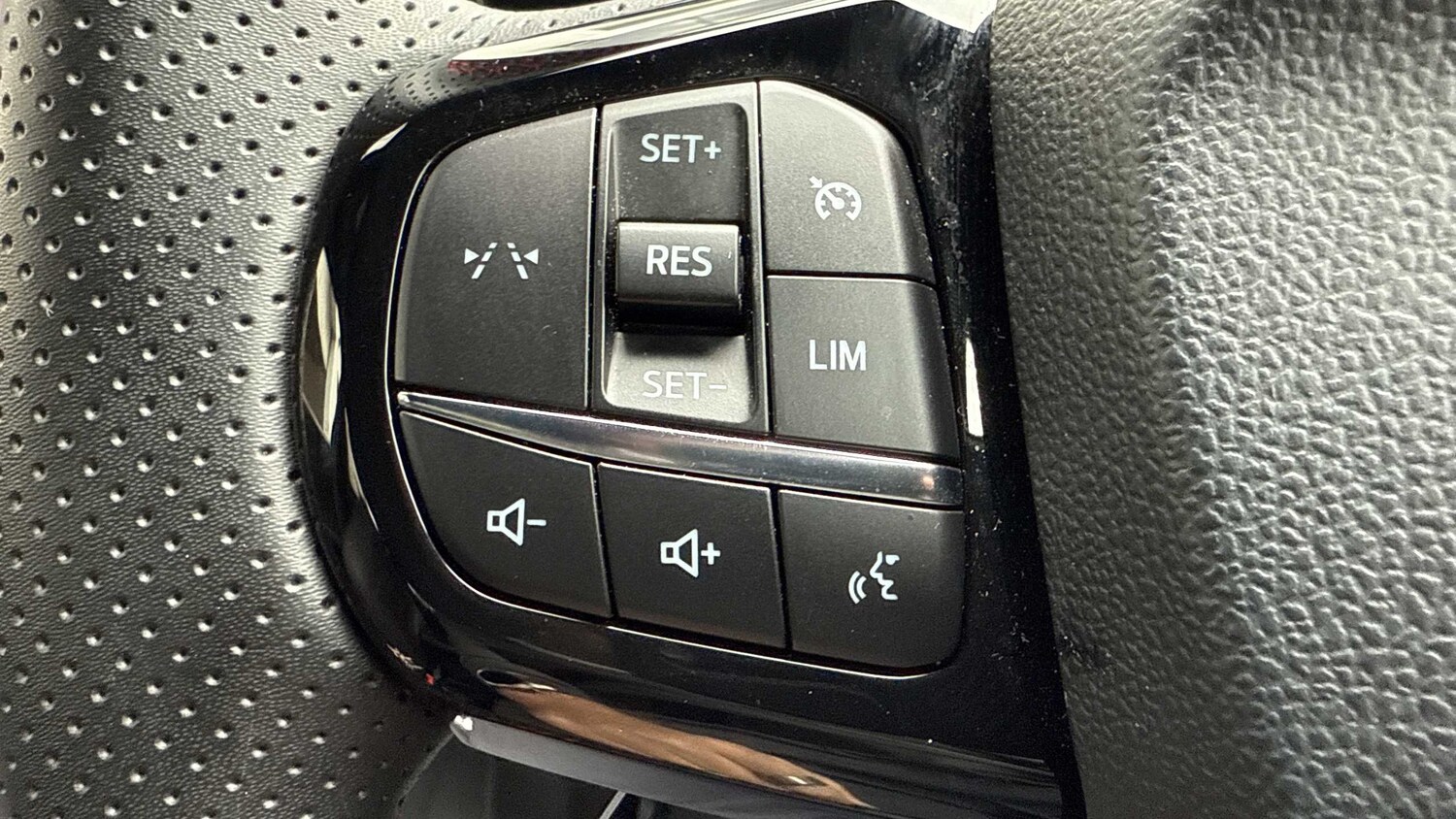 Used Ford Puma 2024 for sale - 75981402: Photo 23