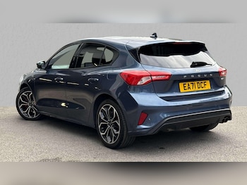 Used Ford Focus 2021 for sale - 76125897: Photo 2