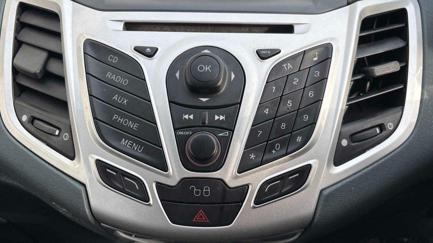 Used Ford Fiesta 2009 for sale - 76842872: Photo 17