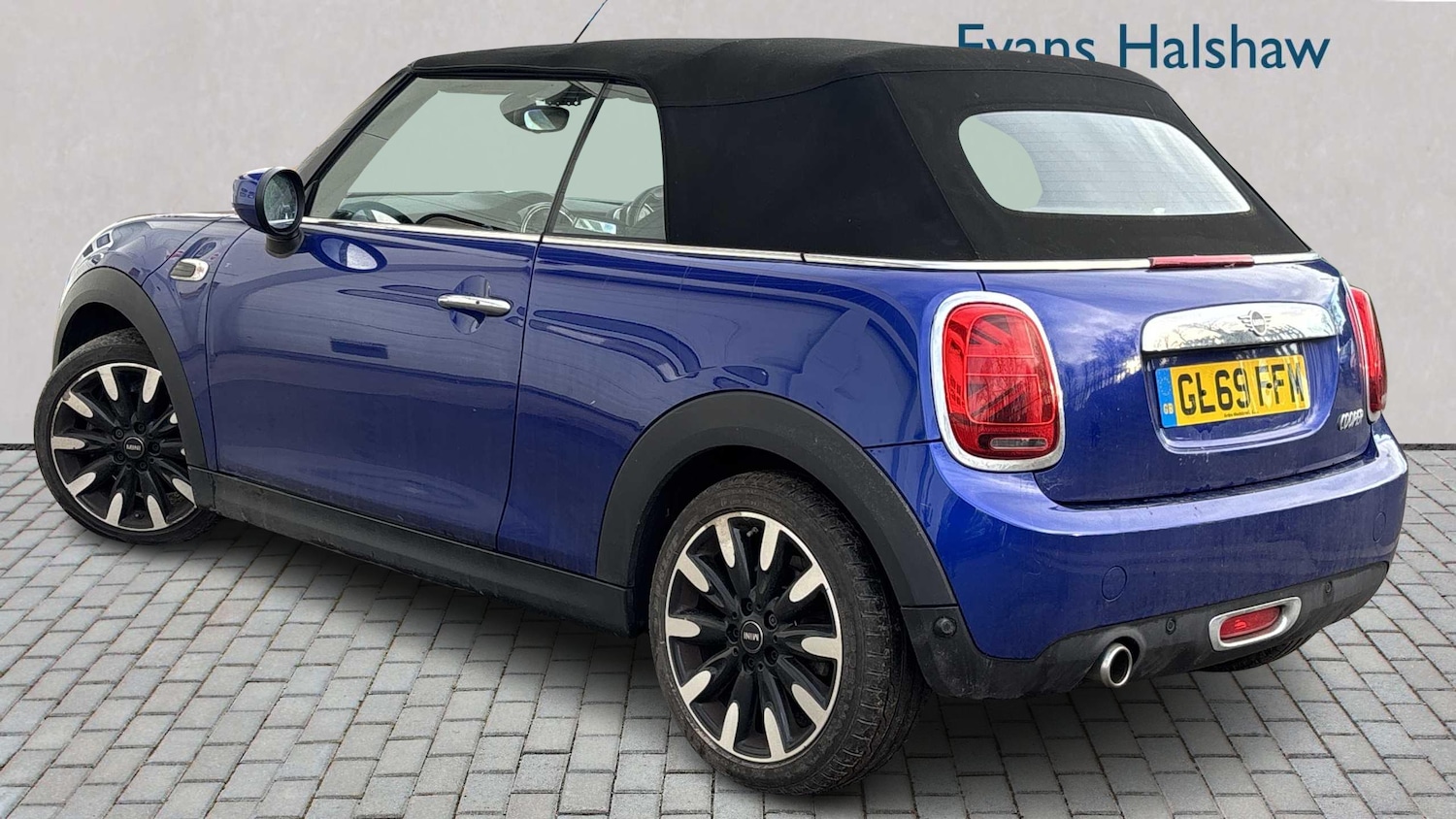 Used MINI Convertible 2019 for sale - 77219737: Photo 2