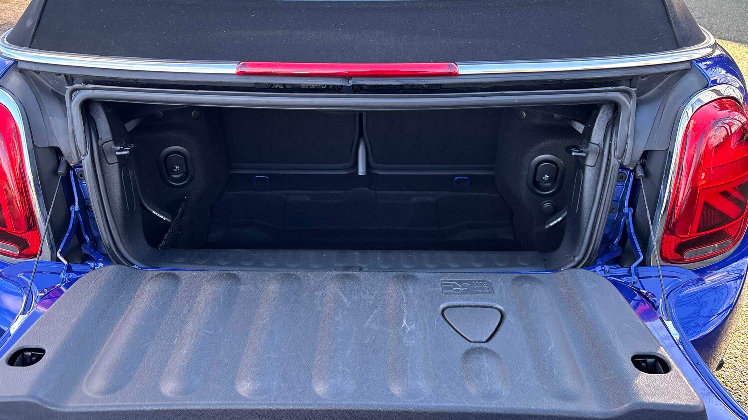 Used MINI Convertible 2019 for sale - 77219737: Photo 9