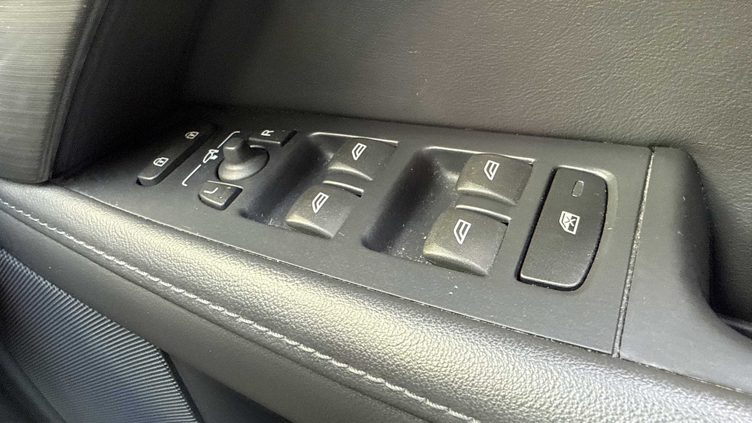 Used Volvo XC70 2014 for sale - 76125863: Photo 20