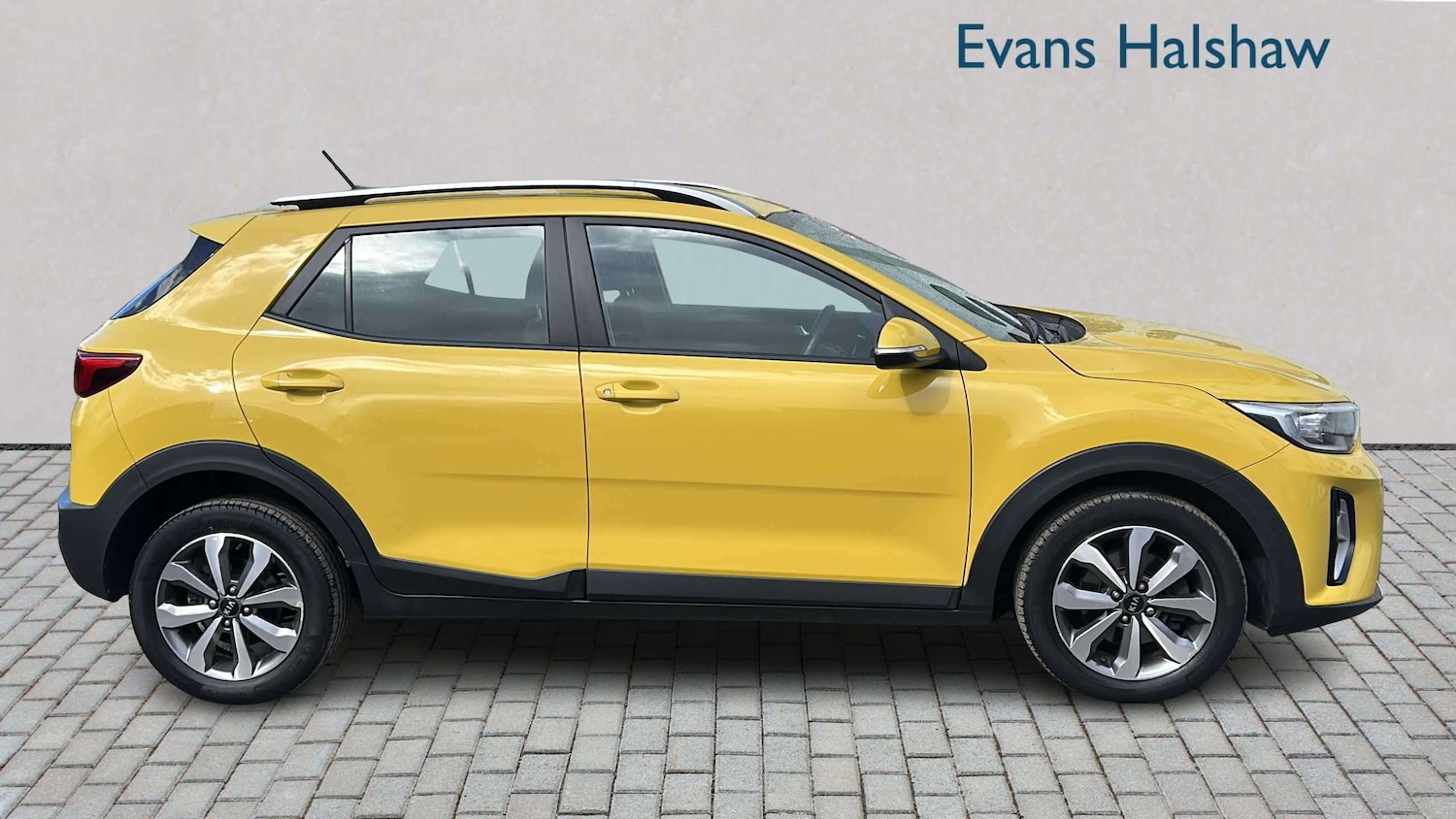 Used Kia Stonic 2021 for sale - 78010273: Photo 3