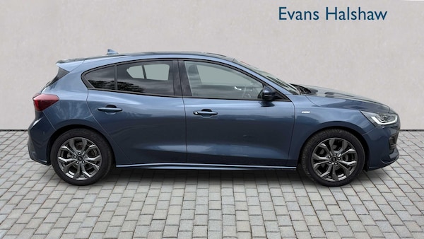 Used Ford Focus 2023 for sale - 76316159: Photo 3