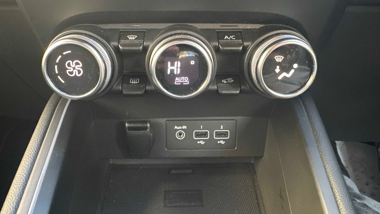 Used Renault Clio 2022 for sale - 76587730: Photo 16