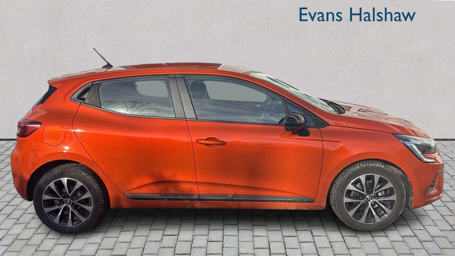 Used Renault Clio 2022 for sale - 76587730: Photo 3