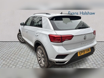 Used Volkswagen T-Roc 2019 for sale - 77787210: Photo