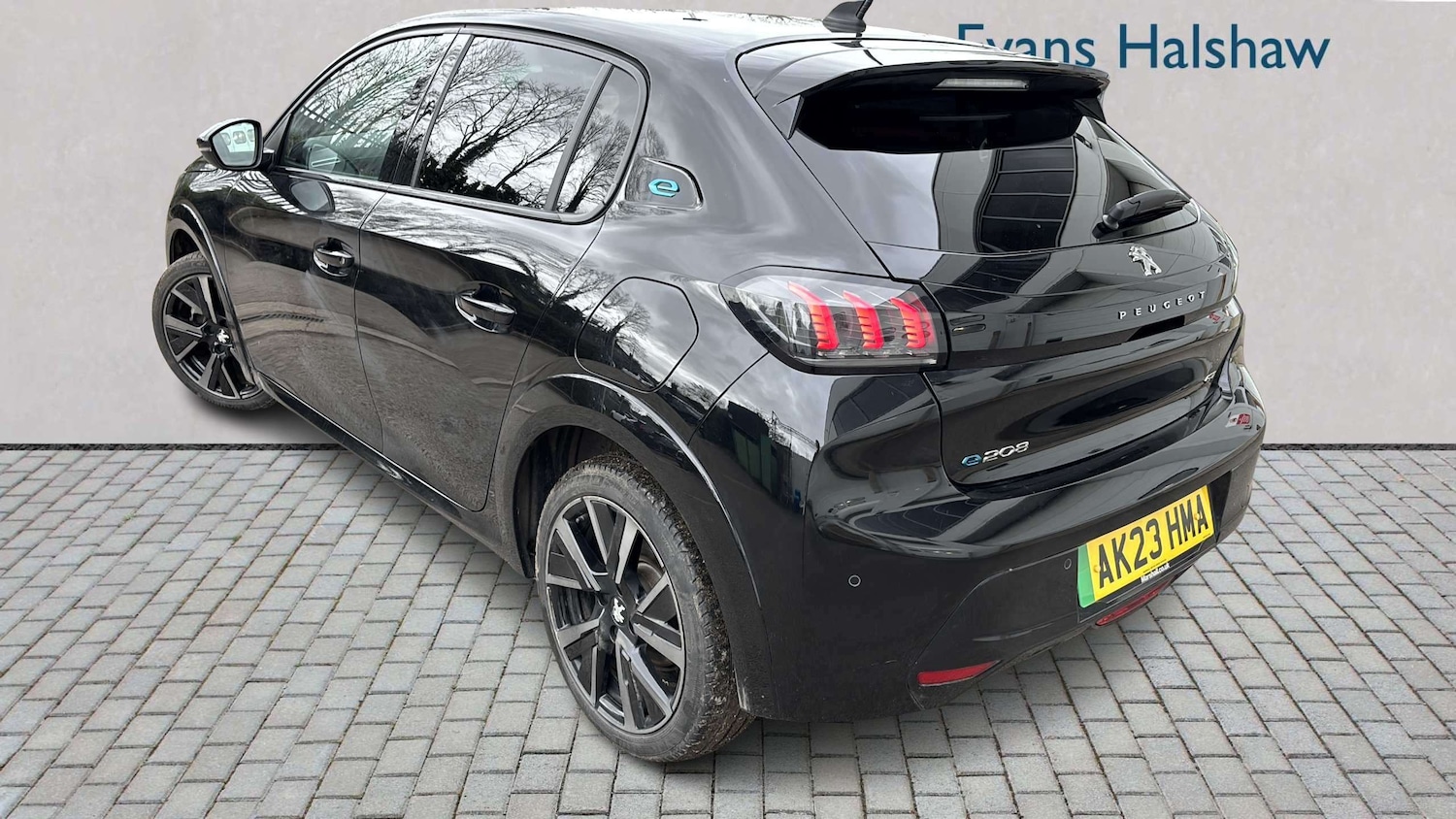Used Peugeot 208 2023 for sale - 77648912: Photo 2