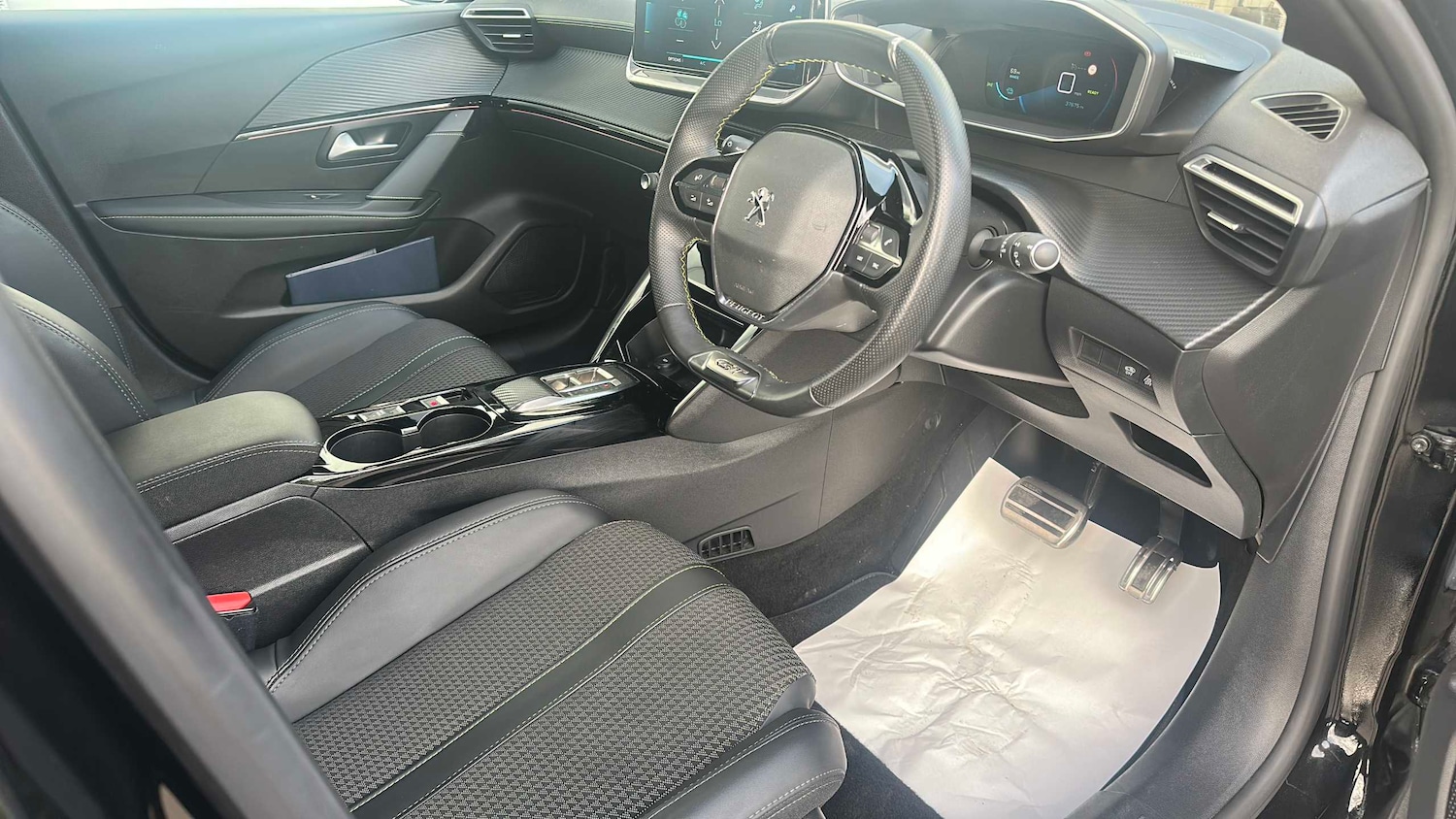 Used Peugeot 208 2023 for sale - 77648912: Photo 8